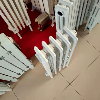 鑄鐵暖氣片橢四柱家用水暖片